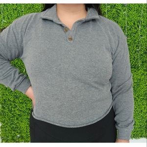 Wild fable cropped collared gray top